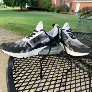 Nike Air 270